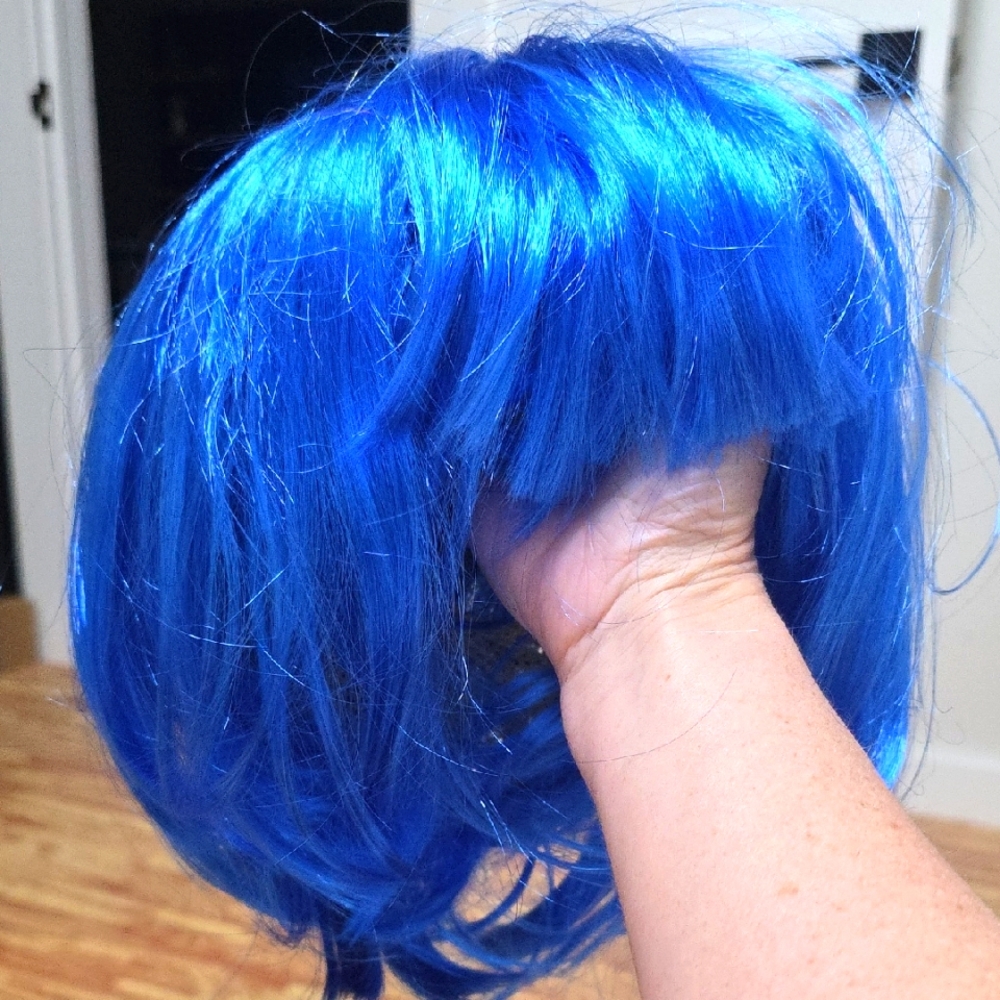 Vibrant Blue Women's Short Wig 💙